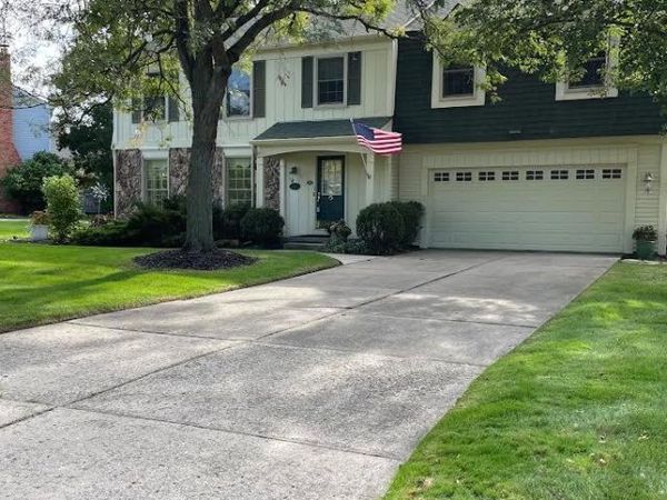 23482 Derby Lane, Farmington Hills, Mi 48336