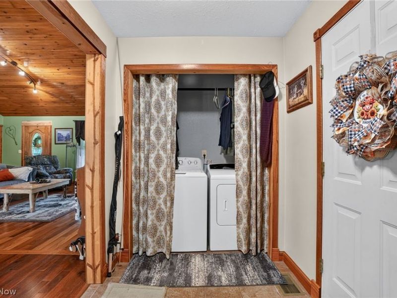 4393 Middle Road, Conneaut, OH 44030 Photo 13