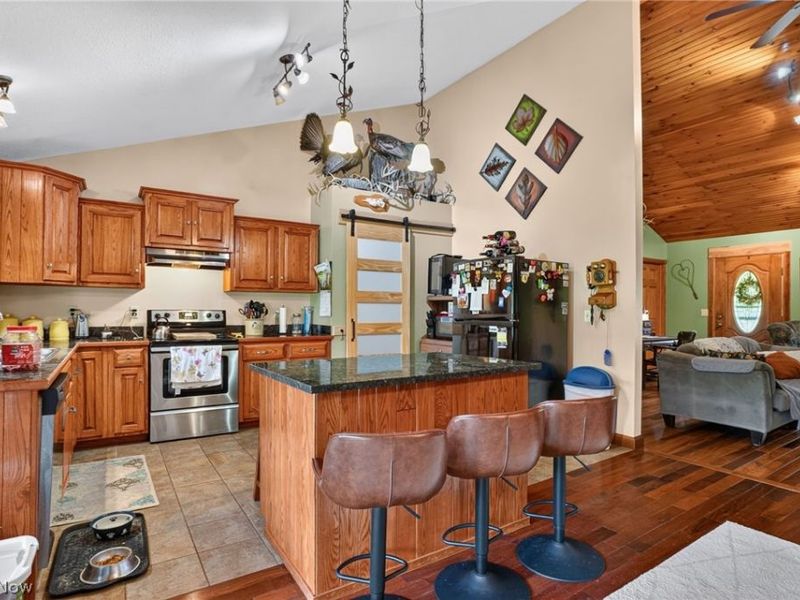 4393 Middle Road, Conneaut, OH 44030 Photo 15