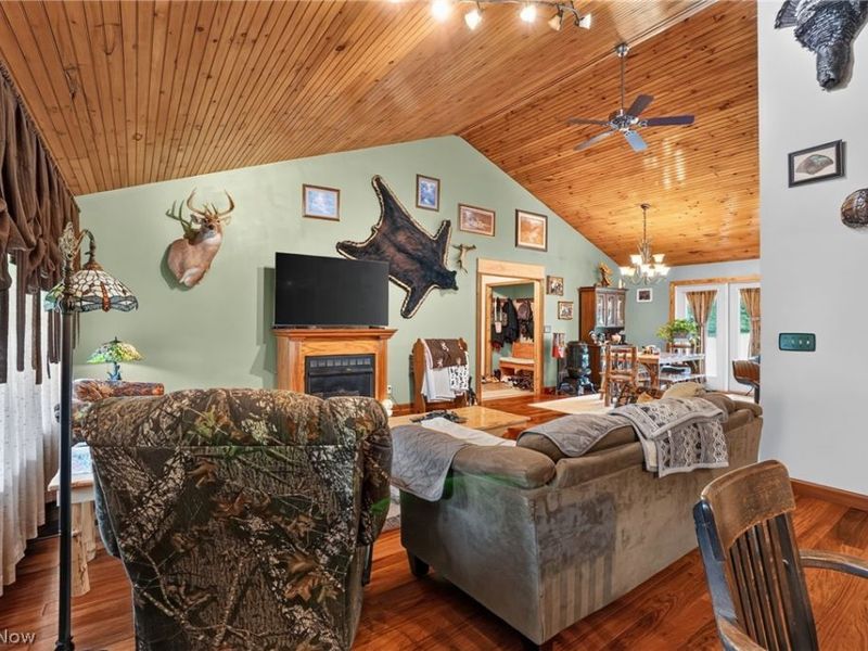 4393 Middle Road, Conneaut, OH 44030 Photo 22