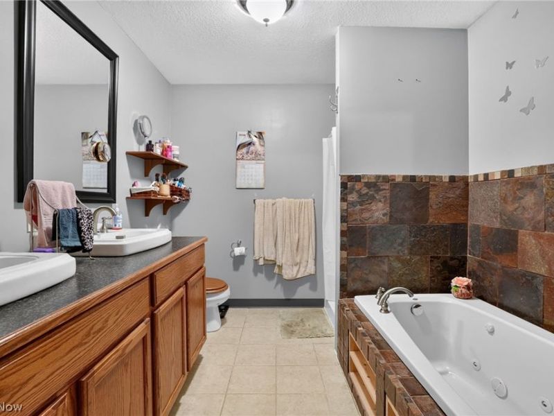 4393 Middle Road, Conneaut, OH 44030 Photo 41