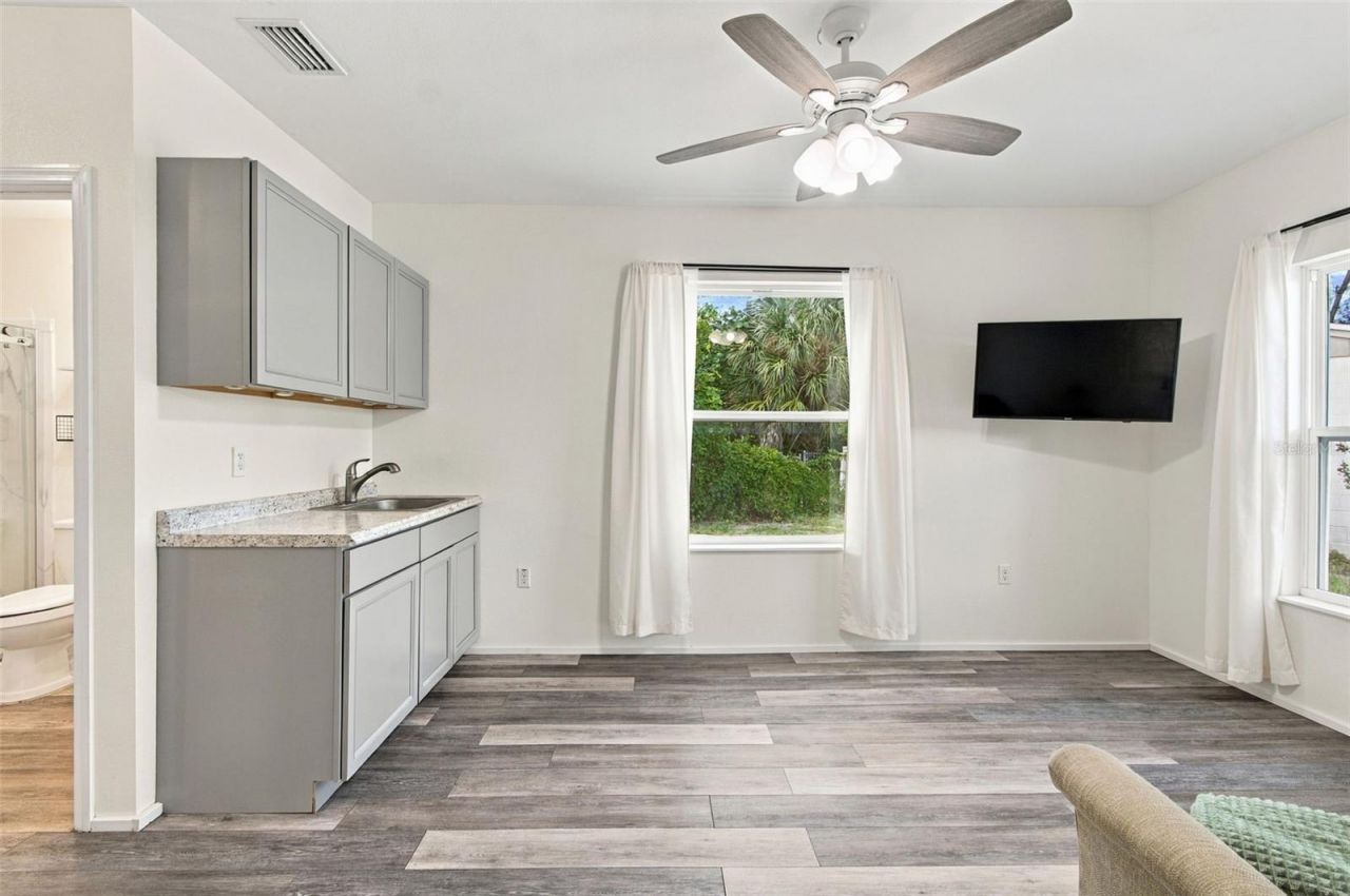 3705 28th Avenue W, Bradenton, FL 34205 Photo