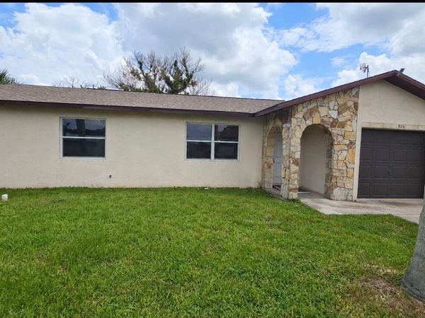 326 SE Dalva Avenue, Port St. Lucie, FL 34984