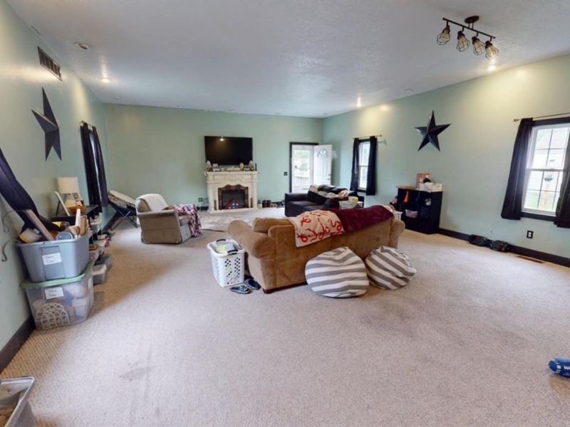 813 N Main Street, Fostoria, OH 44830 Photo 9