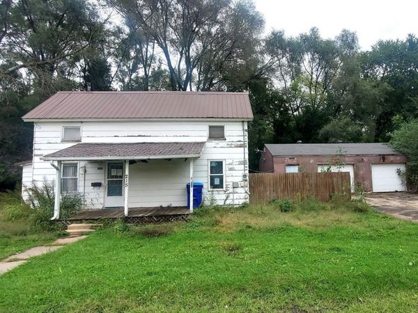 215 6Th Street SW, Oelwein, IA 50662