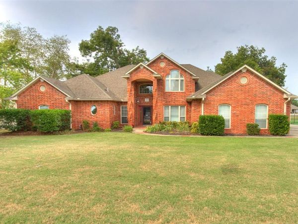 1502 N Windmill Ridge Drive, Shawnee, OK 74804