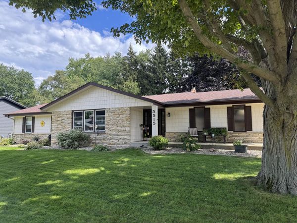 5515 Birch View Rd, Caledonia, WI 53402