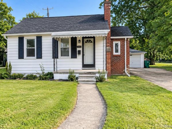 14916 Crescentwood Avenue, Eastpointe, Mi 48021