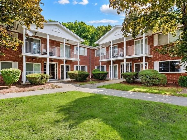 47 Bayberry Dr, Unit 2, Sharon, MA 02067