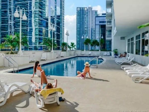 1200 Brickell Bay Dr , Unit 3924, Miami, FL 33131