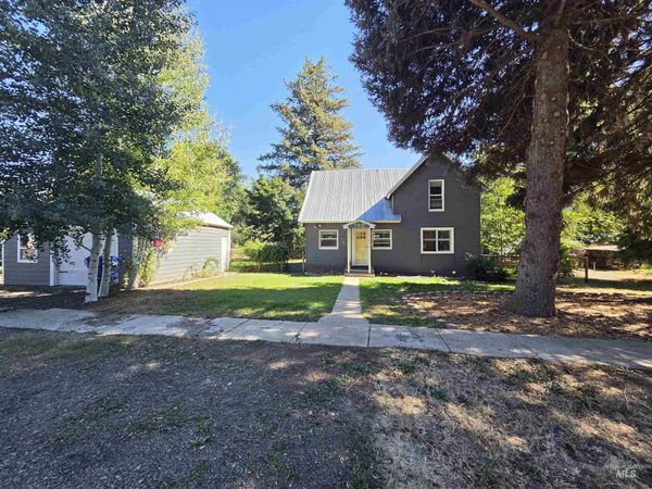 140 S 1st St, Cambridge, ID 83610