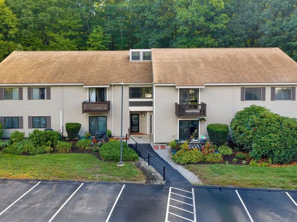 17 Thayer Pond Drive, Unit 7, Oxford, MA 01537