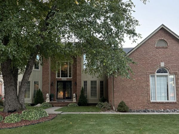 46793 Springwood Drive, Macomb, MI 48044