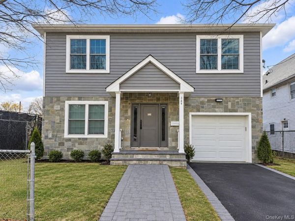 344 Bayview Avenue , Inwood, NY 11096