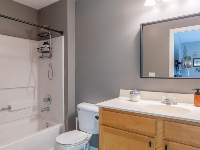 6334 Edgecreek Lane, Columbus, OH 43231 Photo 16