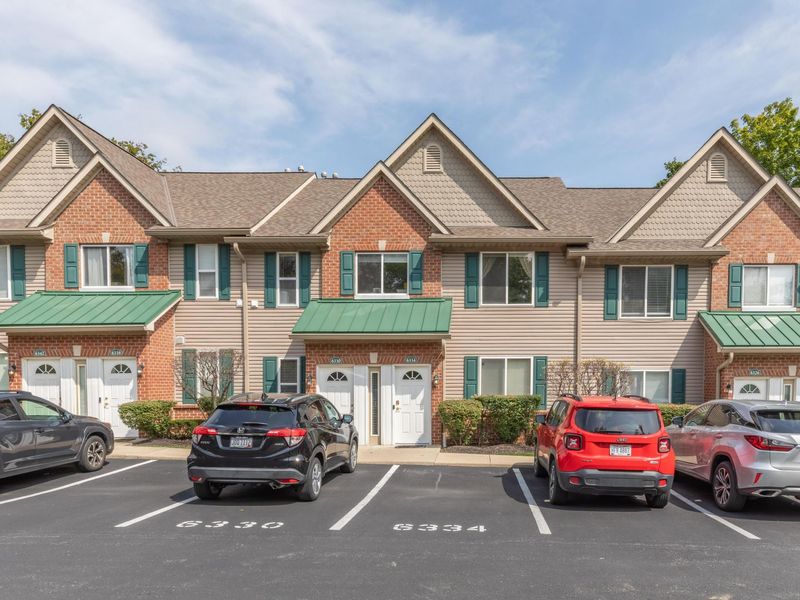 6334 Edgecreek Lane, Columbus, OH 43231 Photo 2