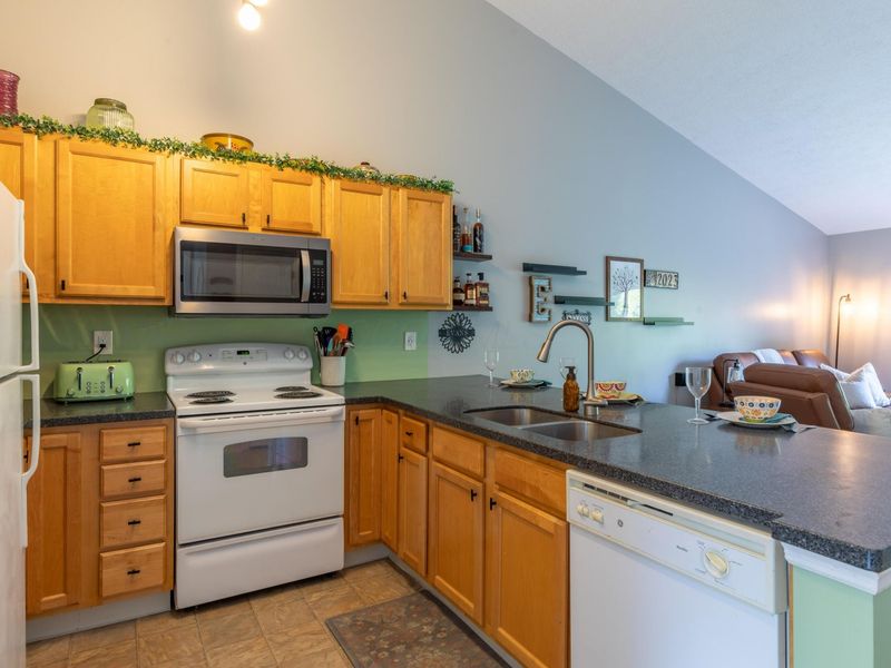 6334 Edgecreek Lane, Columbus, OH 43231 Photo 7