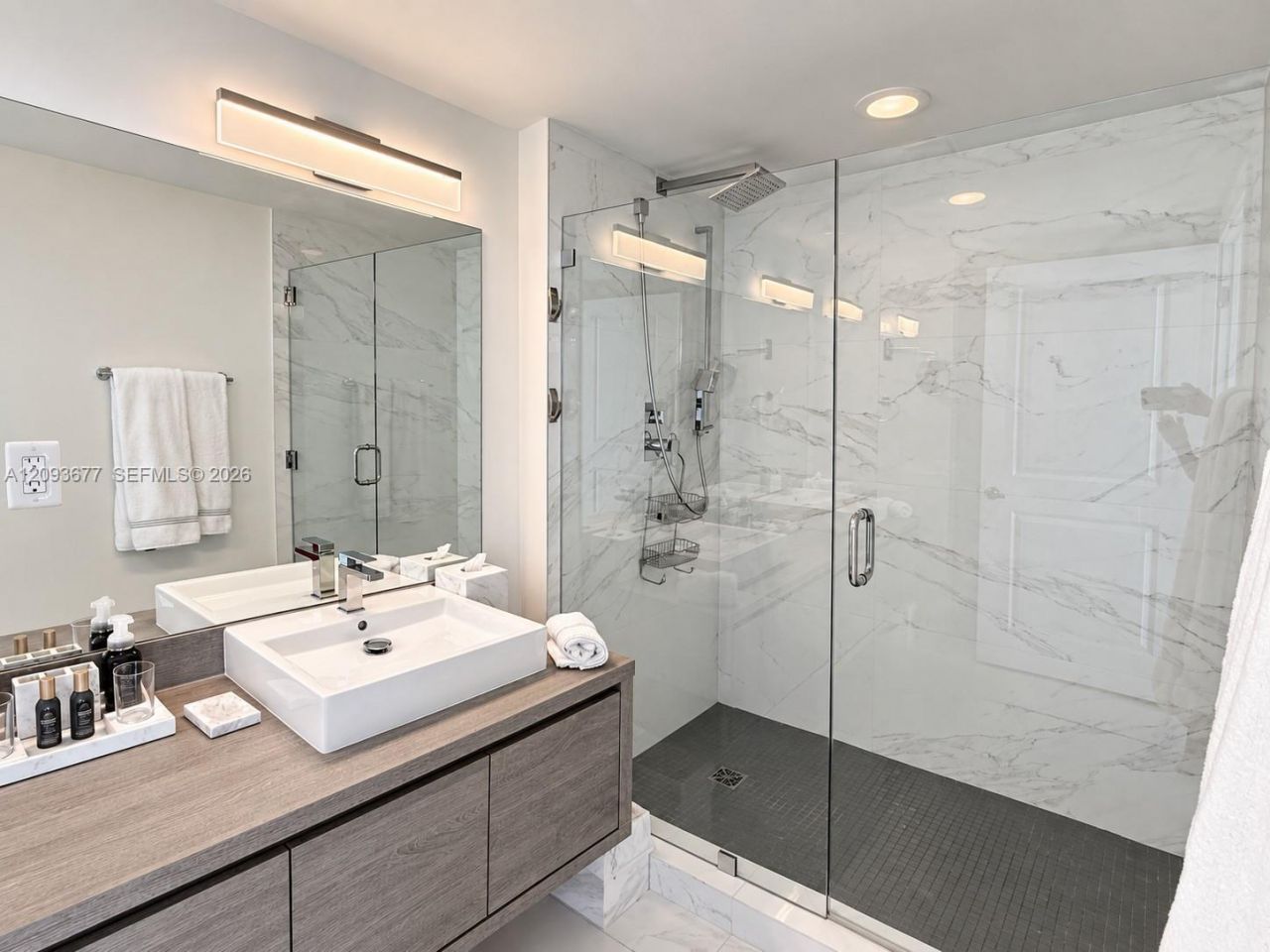 400 Sunny Isles Blvd , Unit 403, Sunny Isles Beach, FL 33160 Photo