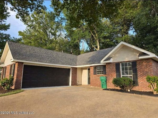 326 Willow Bay Drive, Byram, MS 39272