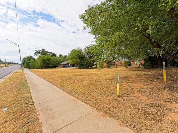 N Douglas Boulevard, Midwest City, OK 73110
