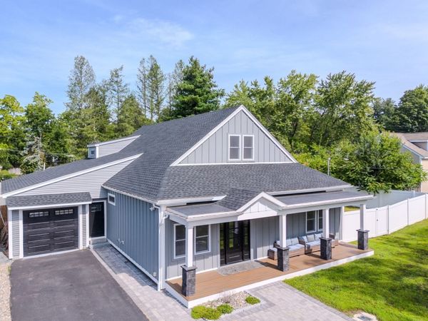 68 High St Ext, Lancaster, MA 01523