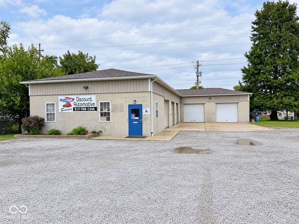 142 E Harrison Street, Mooresville, IN 46158