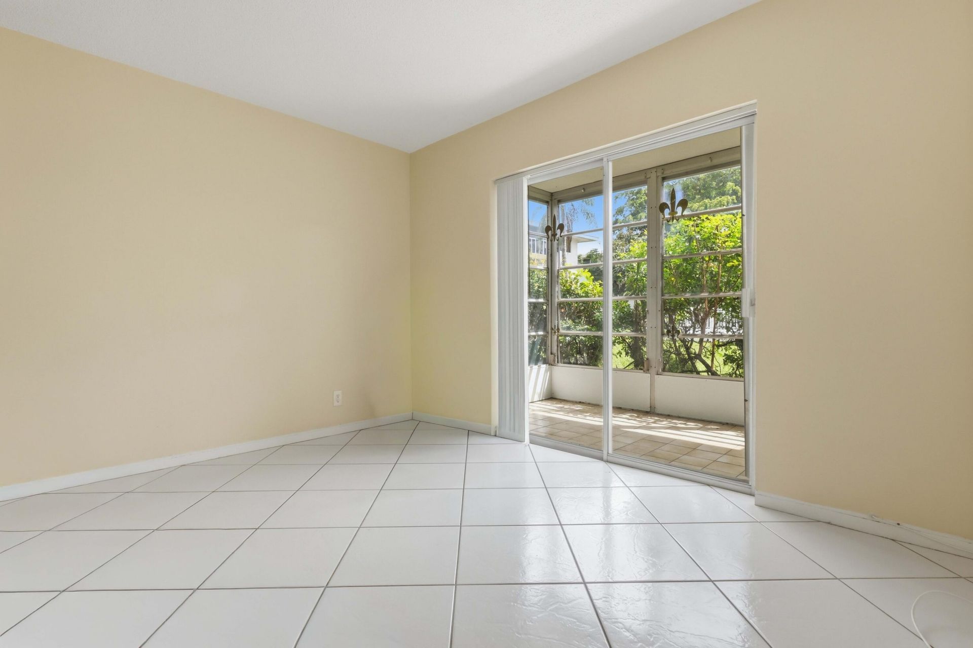 5480 NW 11th Street, Unit 102, Plantation, FL 33313 Photo