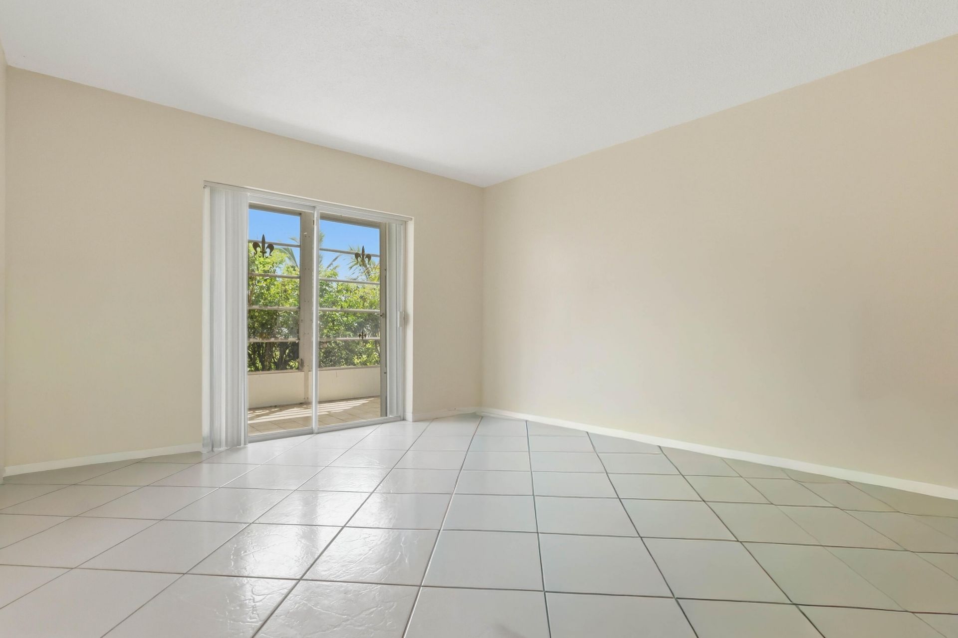 5480 NW 11th Street, Unit 102, Plantation, FL 33313 Photo