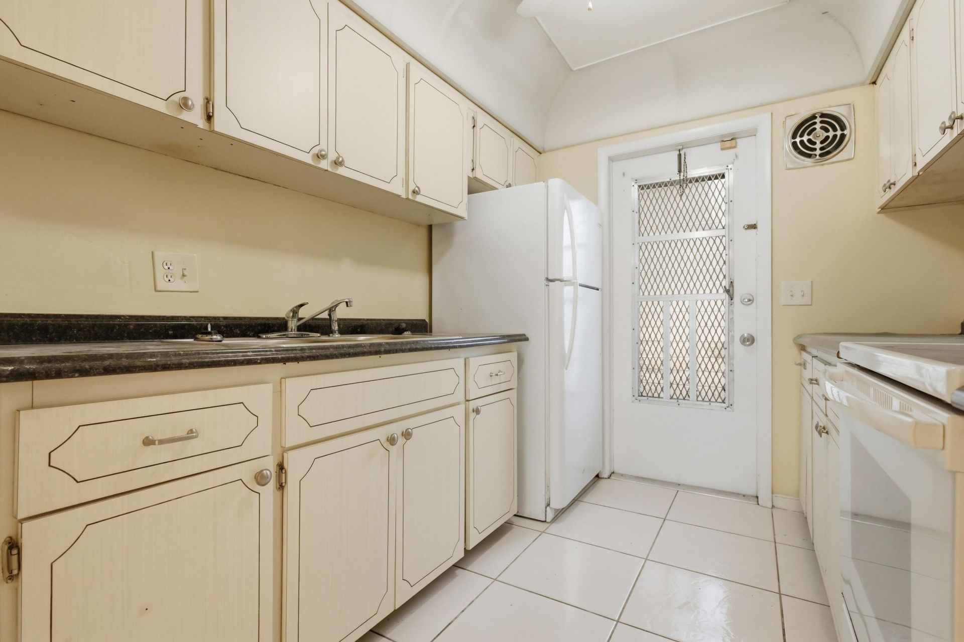 5480 NW 11th Street, Unit 102, Plantation, FL 33313 Photo
