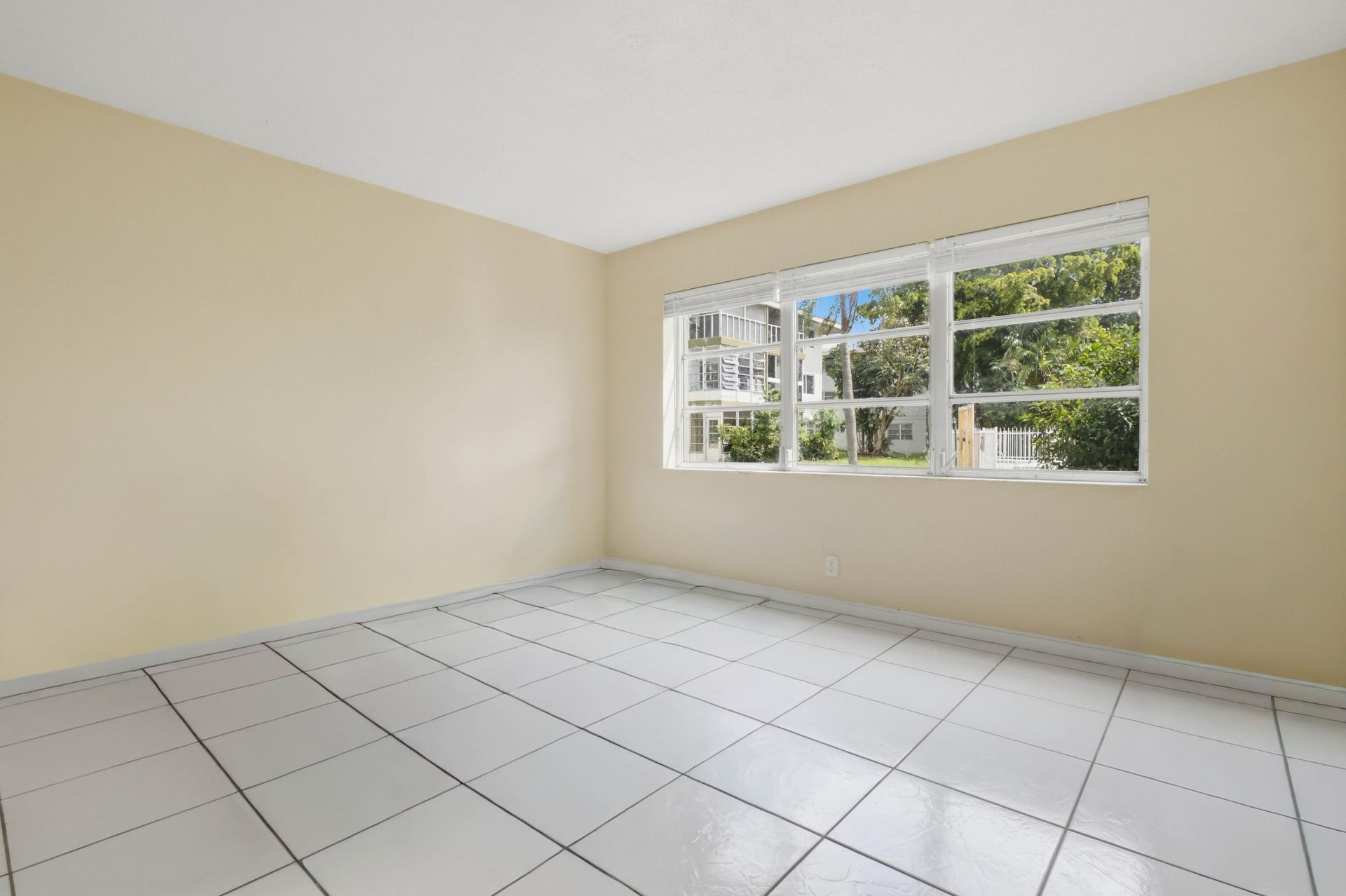 5480 NW 11th Street, Unit 102, Plantation, FL 33313 Photo
