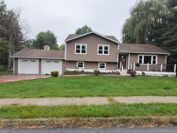 70 Barnes Road , Washingtonville, NY 10992