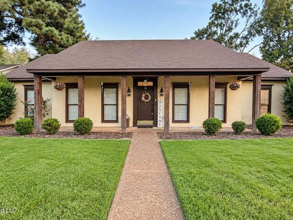 108 Honeysuckle Lane, Ridgeland, MS 39157