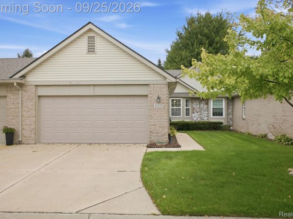 41150 Bermuda Drive, Sterling Heights, Mi 48314