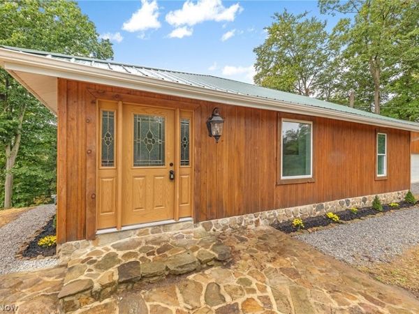 3379 Lake Street, Beloit, OH 44609