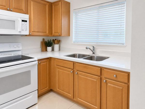 770 NE 128th St , Unit 102, North Miami, FL 33161