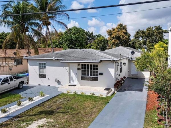 2862 SW 38th Ct , Unit Rear, Miami, FL 33134