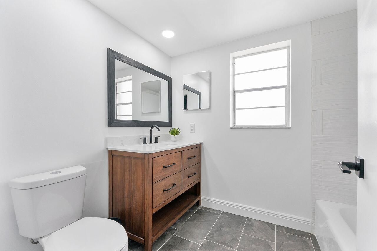 6731 Cypress Road, Unit 205, Plantation, FL 33317 Photo