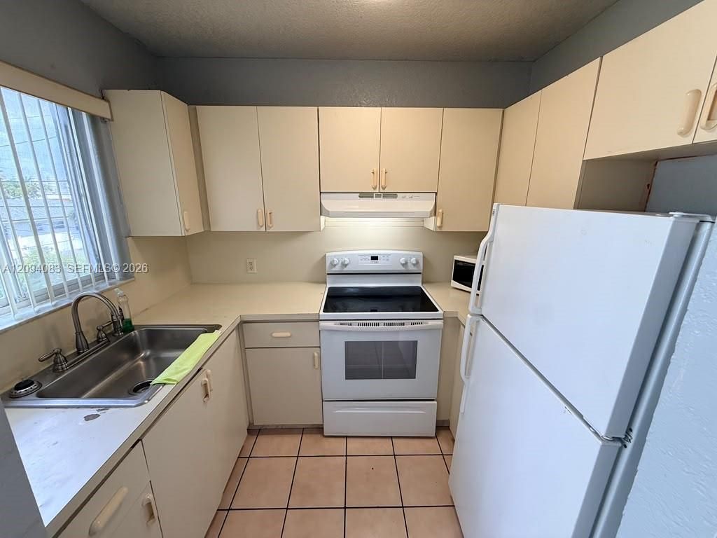 159 W 8th St , Unit 8, Hialeah, FL 33010 Photo