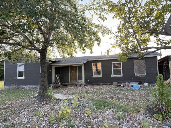 803 N US Highway 69 , Celeste, TX 75423