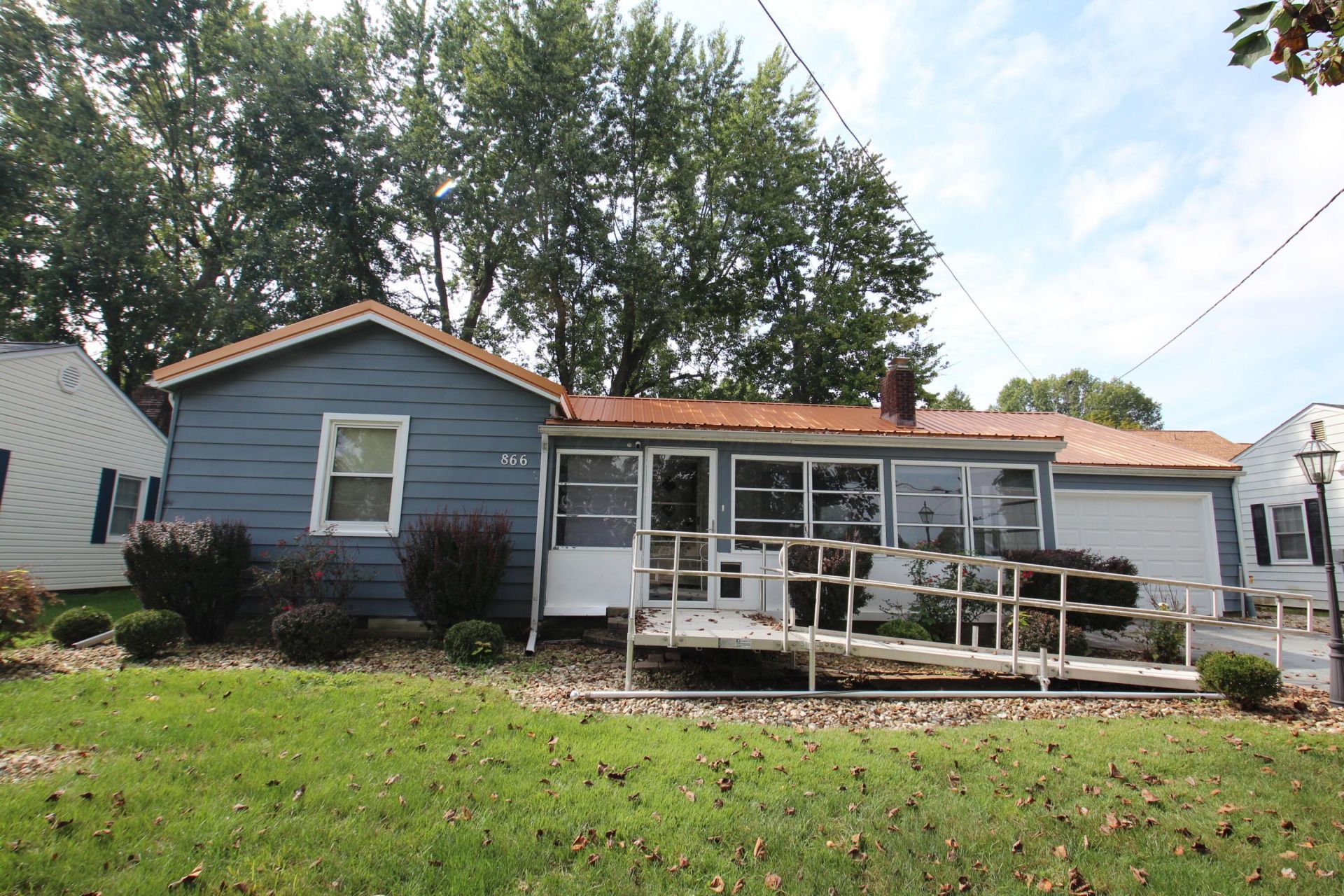 866 Lakeshore Drive W, Hebron, OH 43025 Main Photo