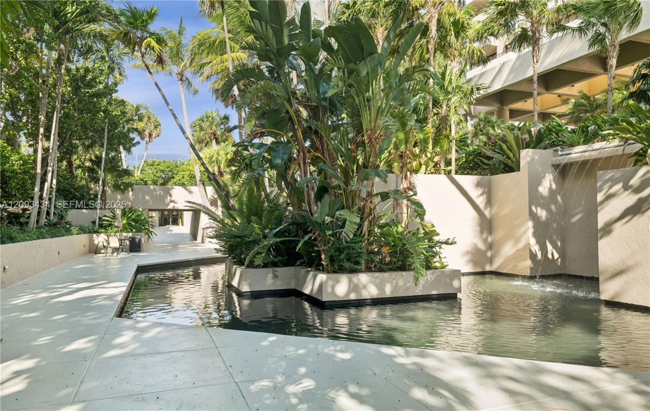 151 Crandon Blvd, Unit 430, Key Biscayne, FL 33149 Photo