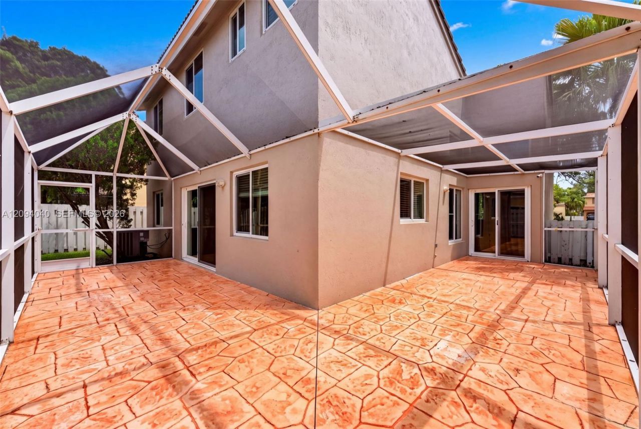 1248 NW 125th Ter, Sunrise, FL 33323 Photo