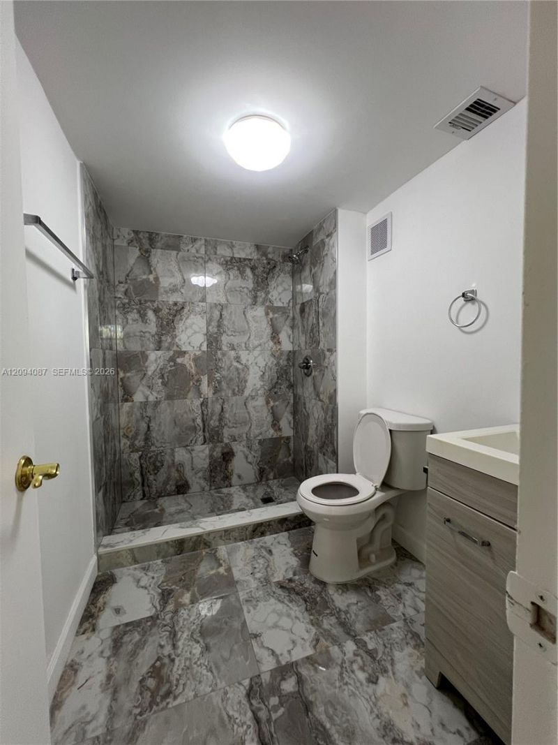 7825 Fairview Dr , Unit 202, Tamarac, FL 33321 Photo