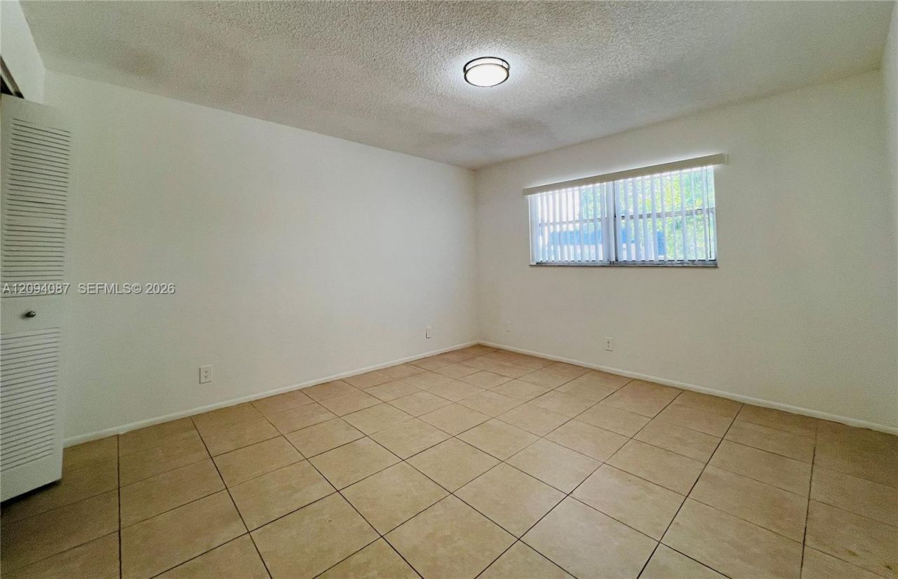 7825 Fairview Dr , Unit 202, Tamarac, FL 33321 Photo