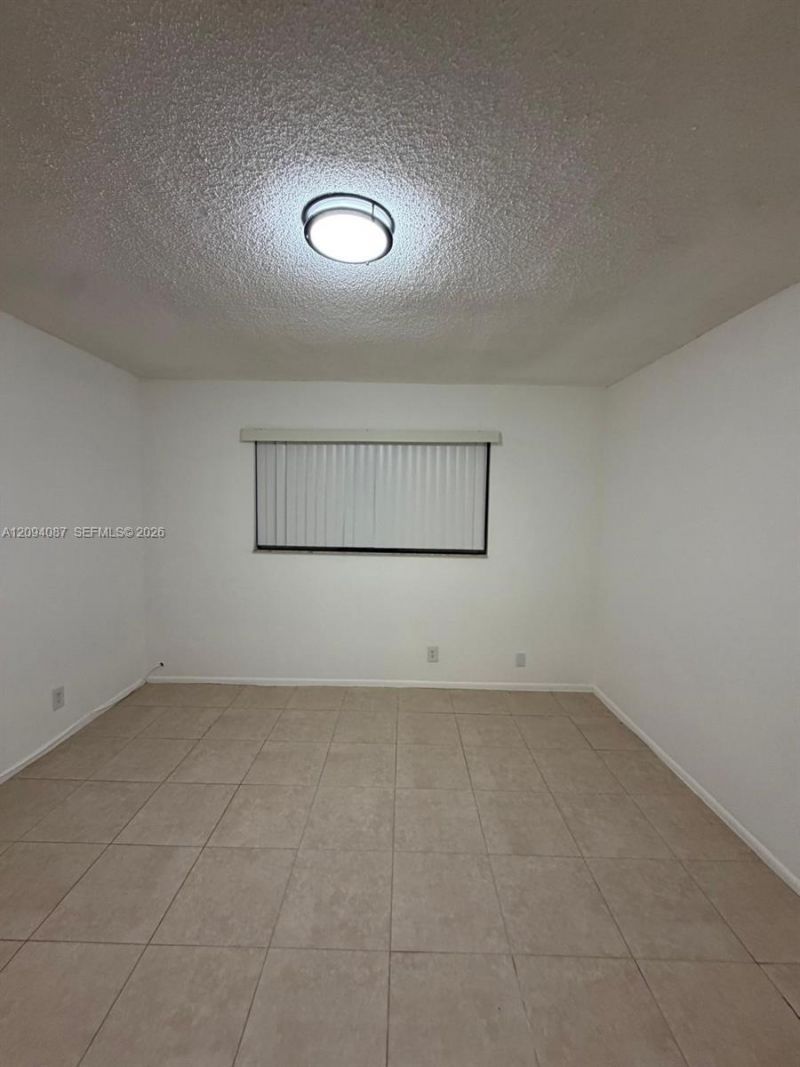 7825 Fairview Dr , Unit 202, Tamarac, FL 33321 Photo