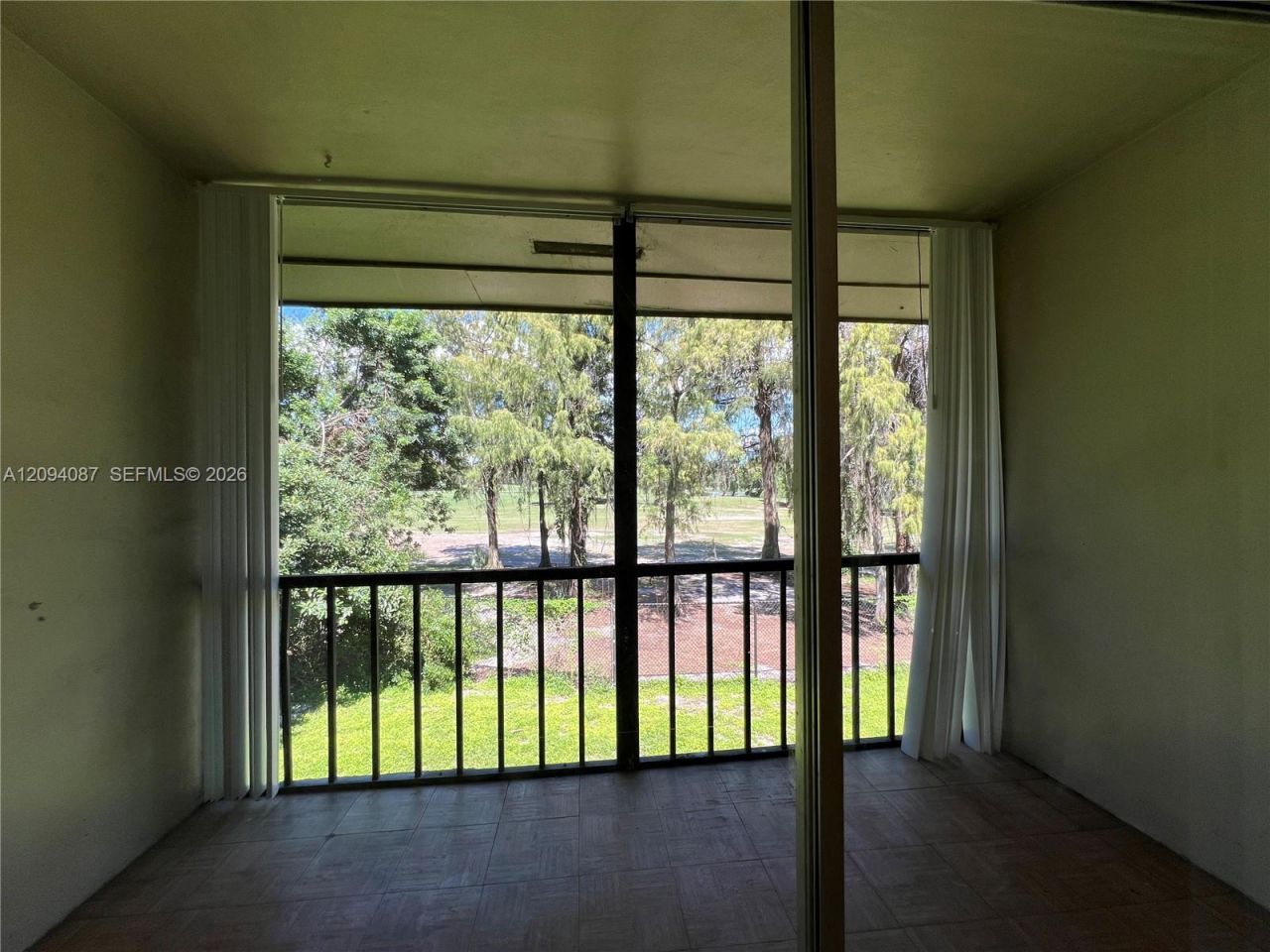 7825 Fairview Dr , Unit 202, Tamarac, FL 33321 Photo