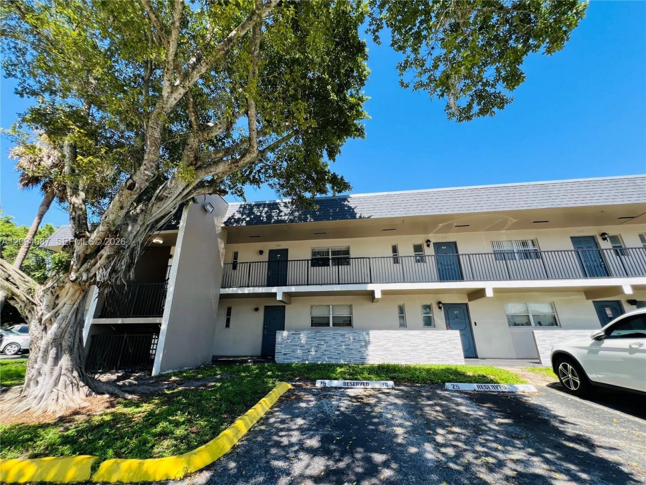 7825 Fairview Dr , Unit 202, Tamarac, FL 33321 Photo