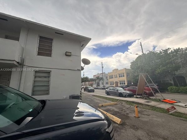 990 SW 4th St , Unit 7, Miami, FL 33130