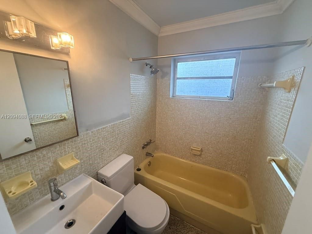 990 SW 4th St , Unit 7, Miami, FL 33130 Photo