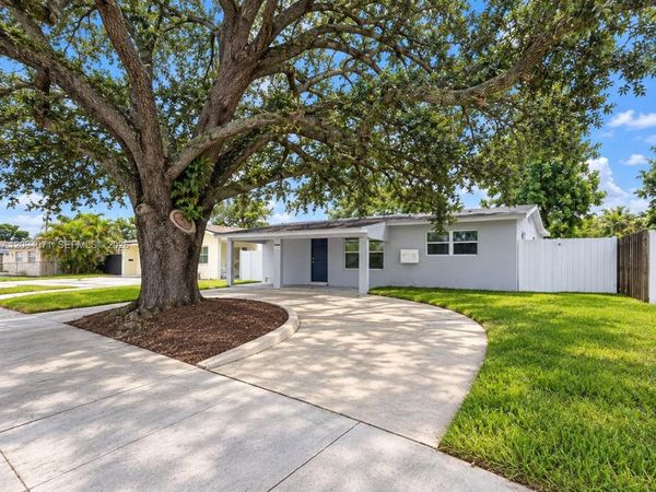 6831 Sheridan St , Hollywood, FL 33024